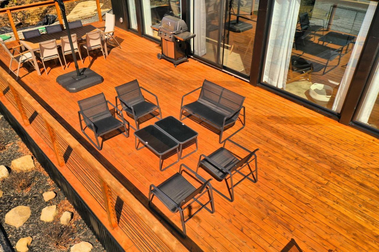 Kallm-Mont-Tremblant Chalet With Hot Tub, Pond & Beach On Private 7Acre Estate Lac Superieur Ngoại thất bức ảnh