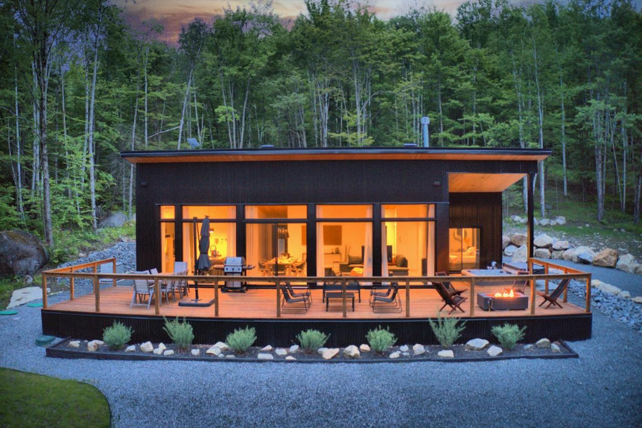 Kallm-Mont-Tremblant Chalet With Hot Tub, Pond & Beach On Private 7Acre Estate Lac Superieur Ngoại thất bức ảnh