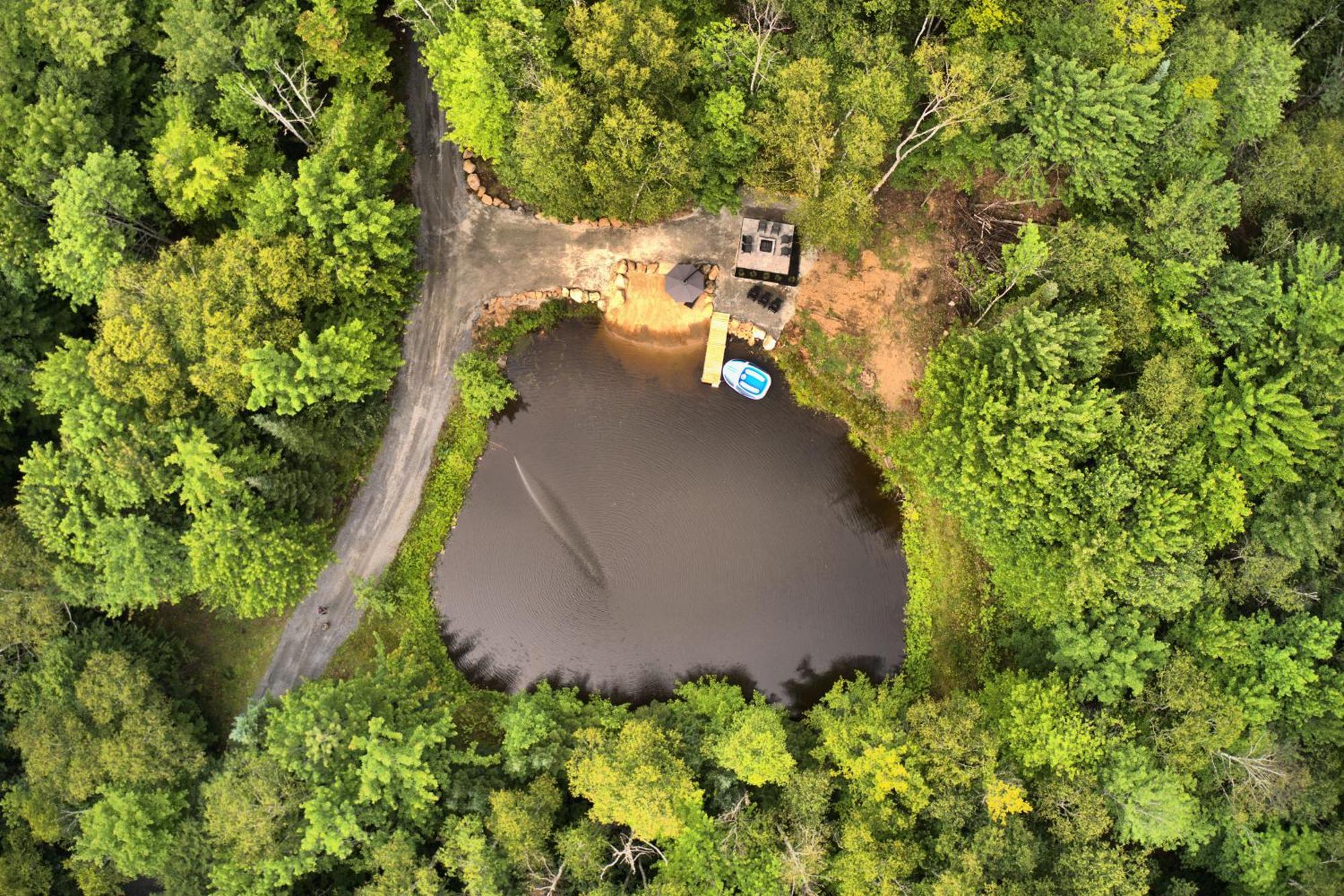 Kallm-Mont-Tremblant Chalet With Hot Tub, Pond & Beach On Private 7Acre Estate Lac Superieur Ngoại thất bức ảnh