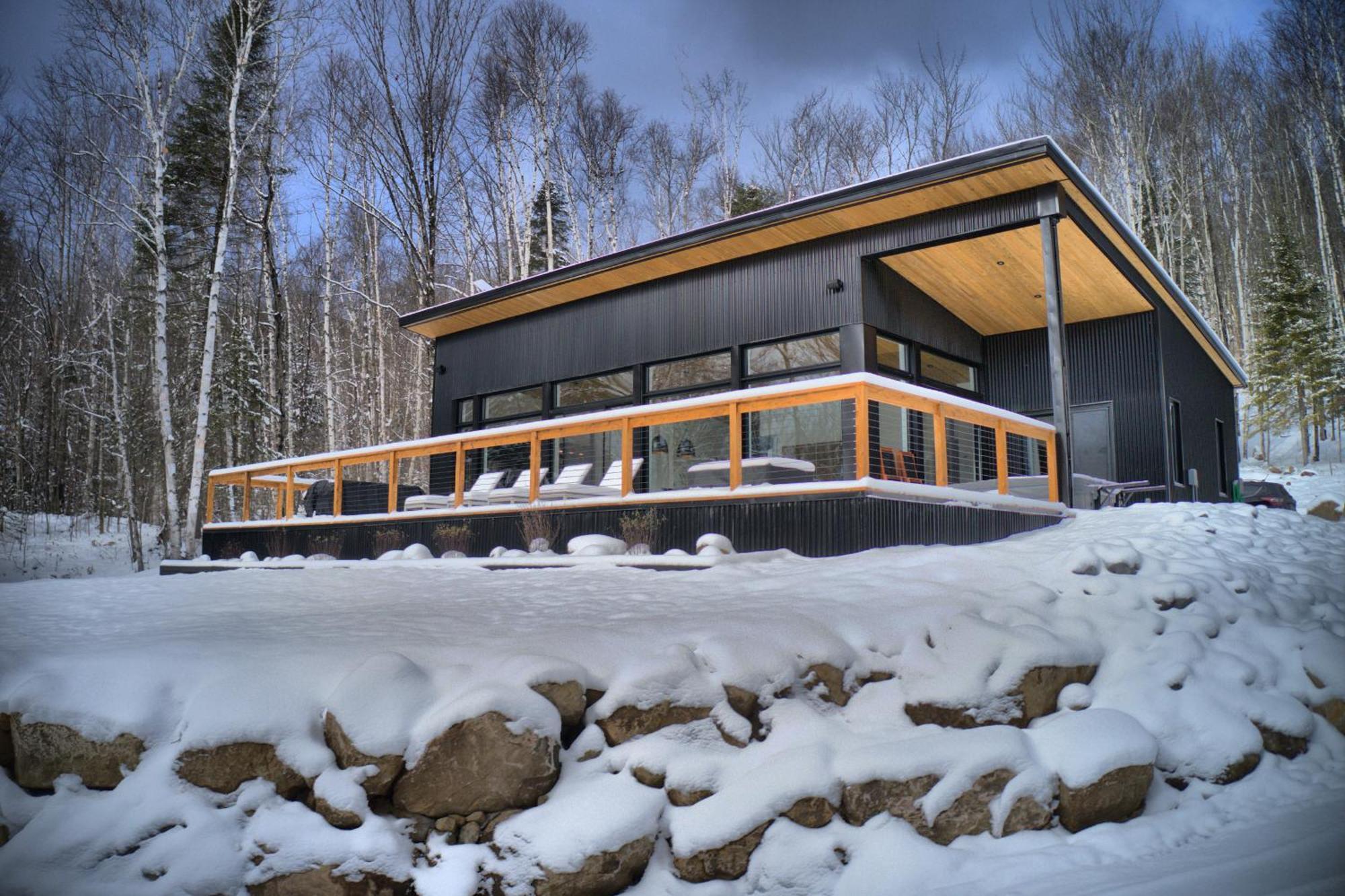 Kallm-Mont-Tremblant Chalet With Hot Tub, Pond & Beach On Private 7Acre Estate Lac Superieur Ngoại thất bức ảnh