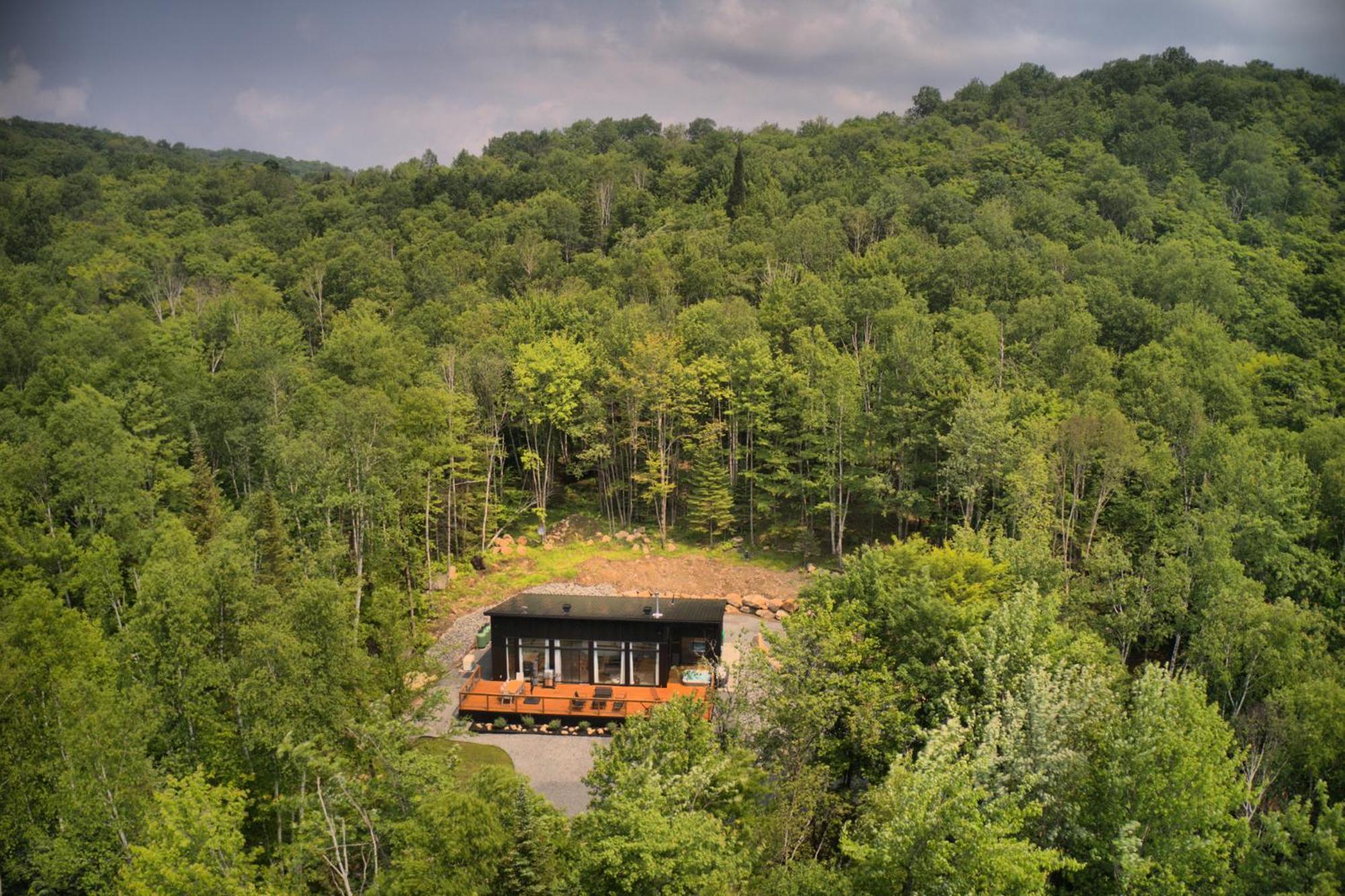 Kallm-Mont-Tremblant Chalet With Hot Tub, Pond & Beach On Private 7Acre Estate Lac Superieur Ngoại thất bức ảnh